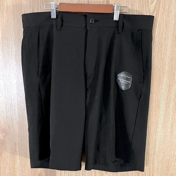 NWT Black Swim & Land Shorts with Zippered Pockets - Picture 2 of 3